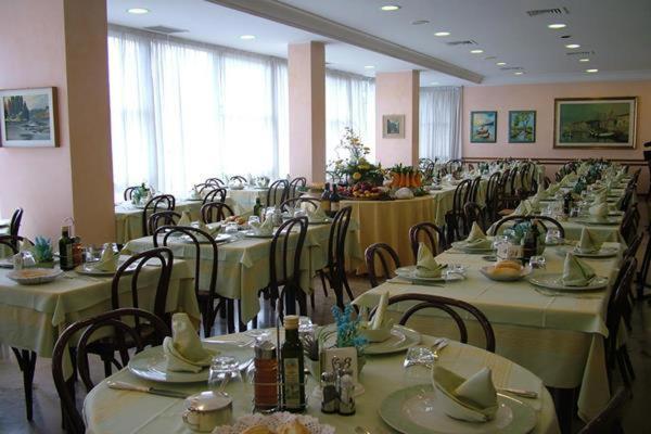Hotel Abay Rimini Exterior foto